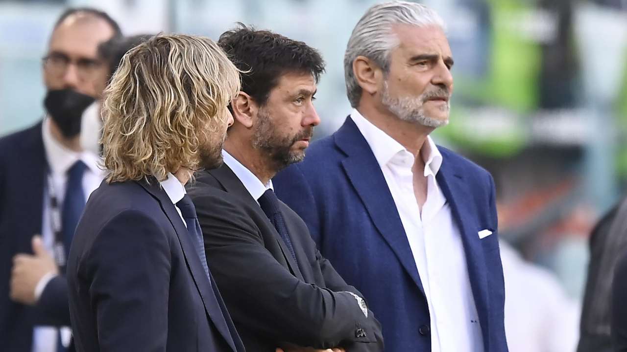 Dirigenza della Juventus a bordocampo