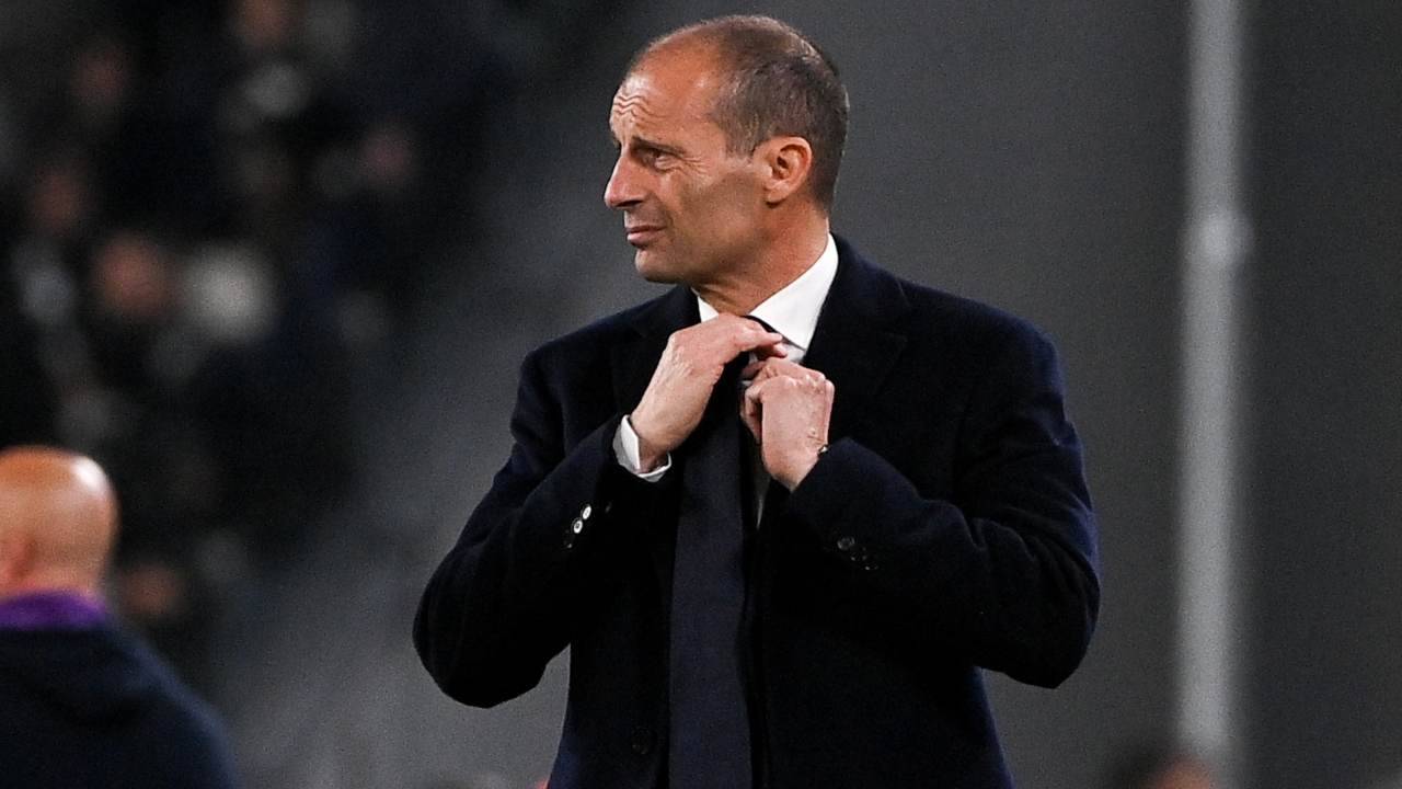 Massimiliano Allegri pensieroso