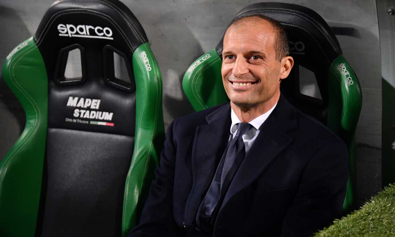 Allegri sorridente in panchina