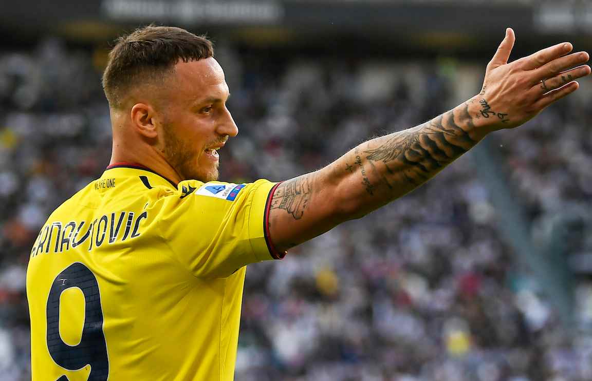 Il centravanti del Bologna Arnautovic si lamenta