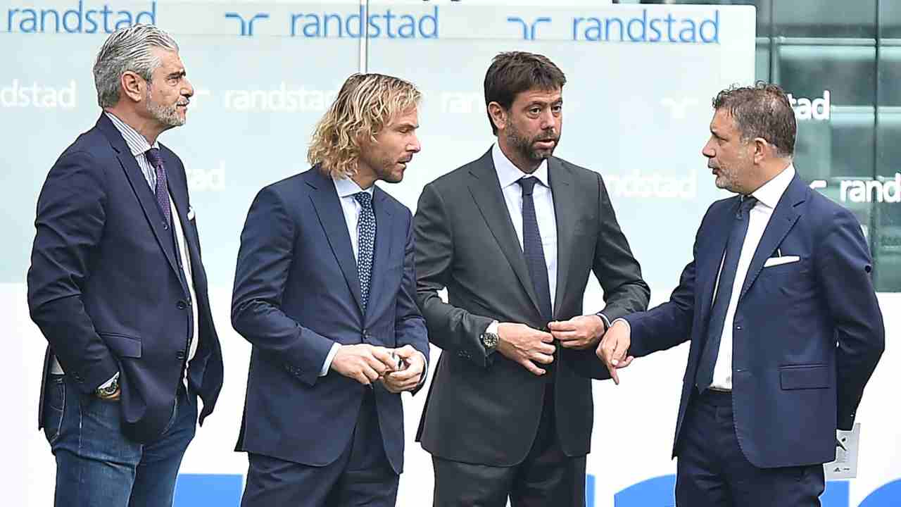 Arrivabene, Nedved, Agnelli e Cherubini discutono