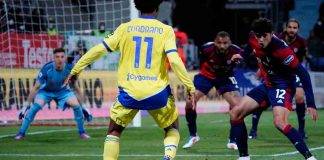 Cuadrado della Juve sfida la difesa del Cagliari