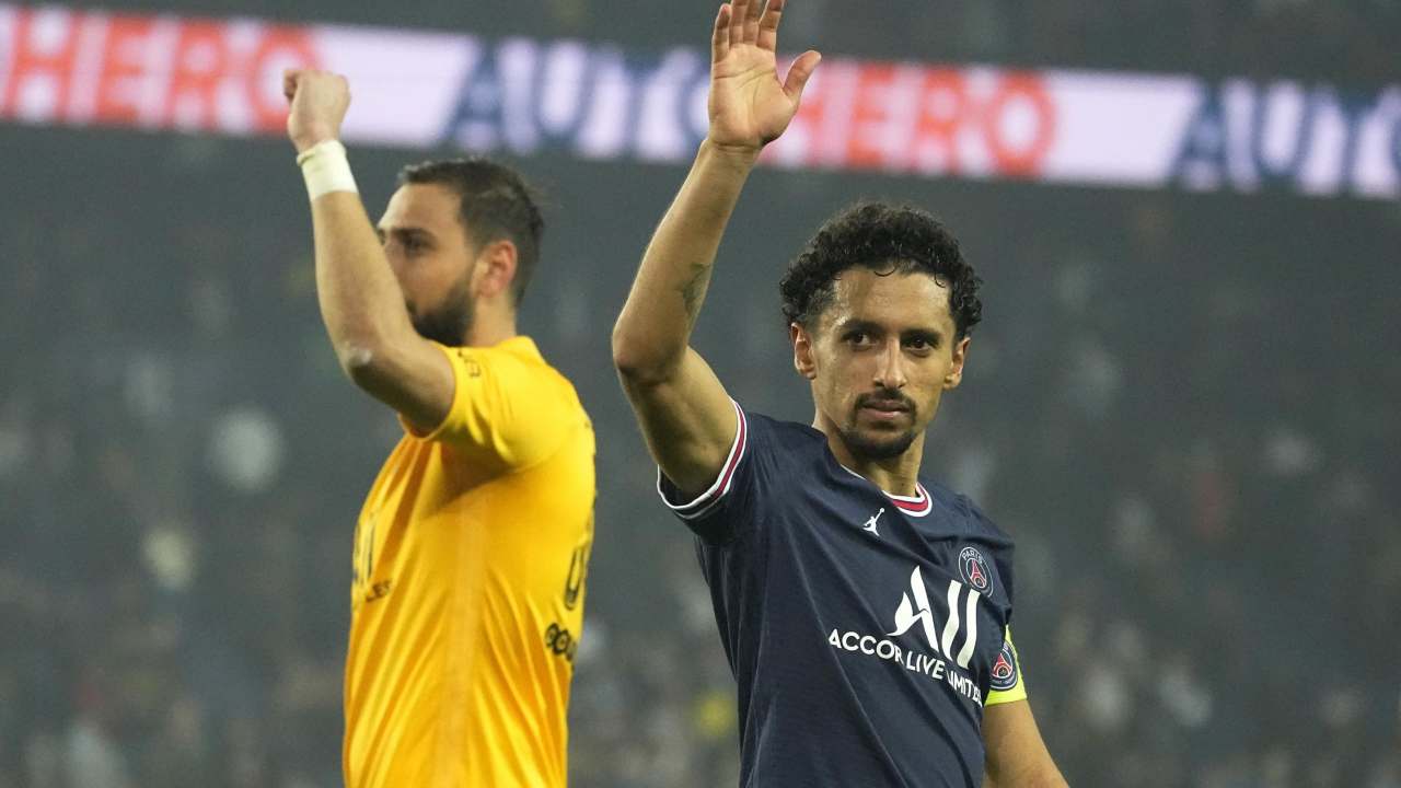 Donnarumma e Marquinhos salutano