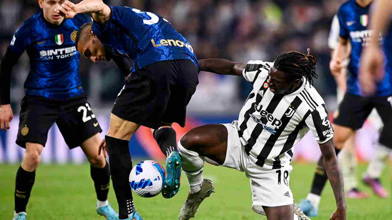 Kean e D'Ambrosio durante un contrasto di gioco