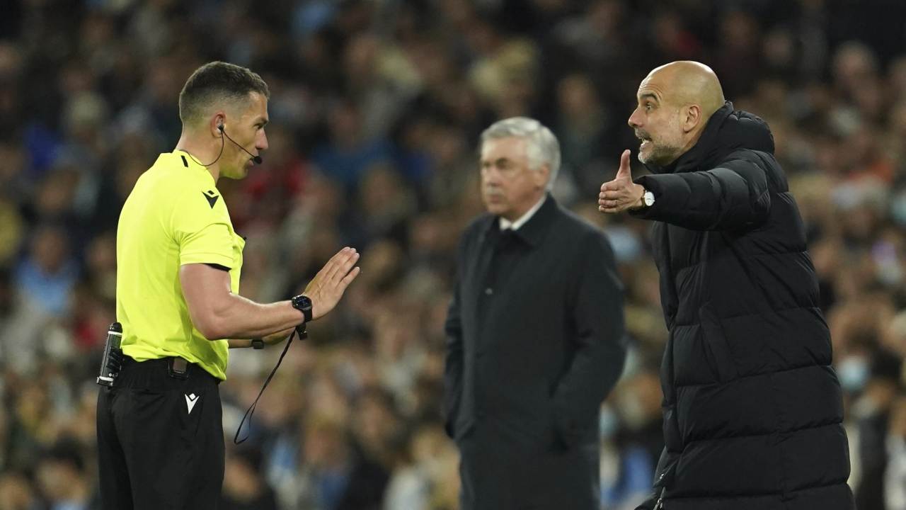 Kovacs arbitra con Guardiola