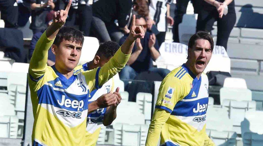 Dybala e Vlahovic esultano