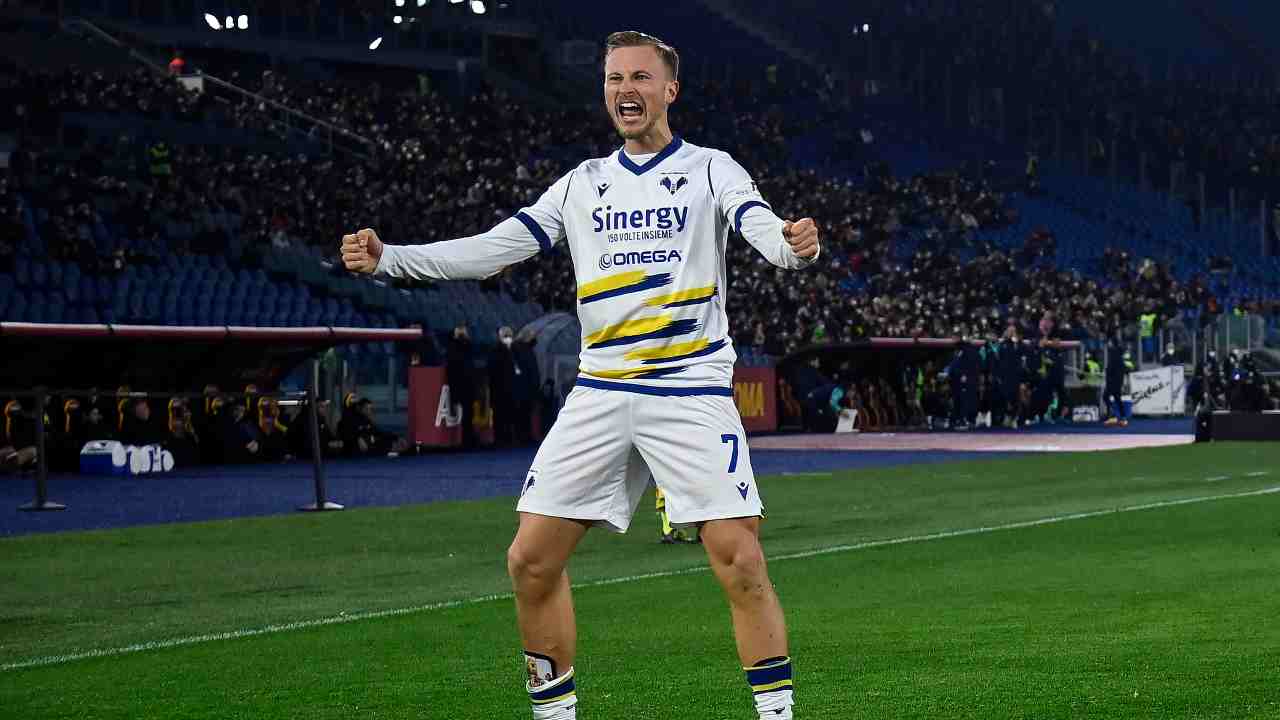 Barak esulta dopo il gol Verona