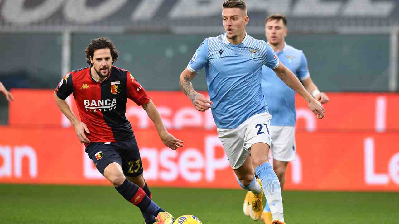 Milinkovic-Savic avanza palla al piede