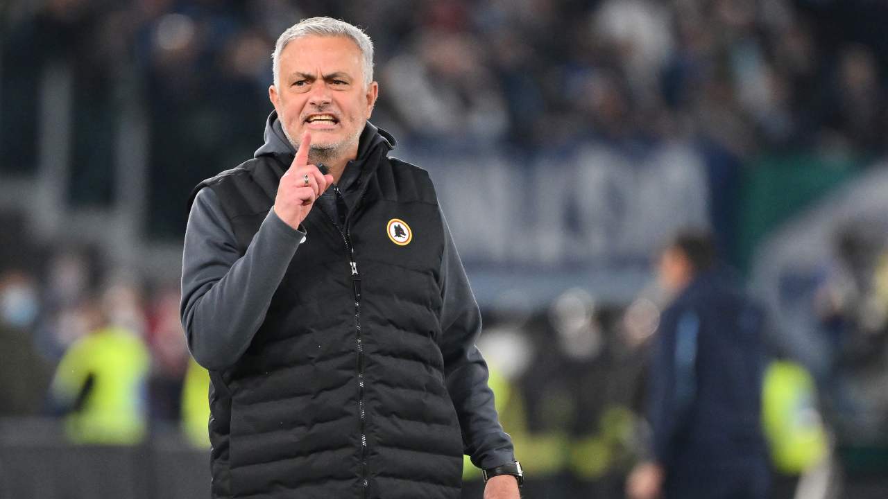 Sampdoria-Roma, Mourinho in panchina