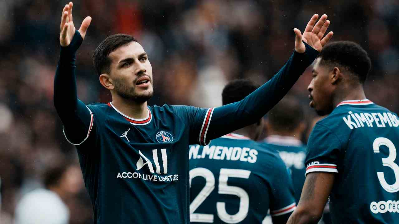 Paredes allarga le braccia