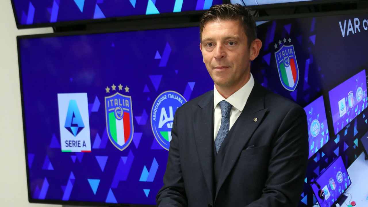 Gianluca Rocchi sorride Serie A