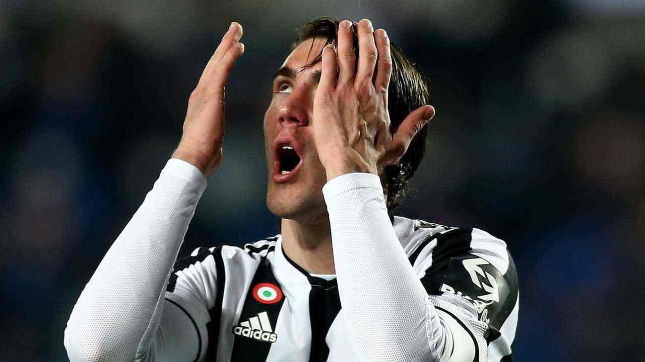 Vlahovic si dispera Juventus