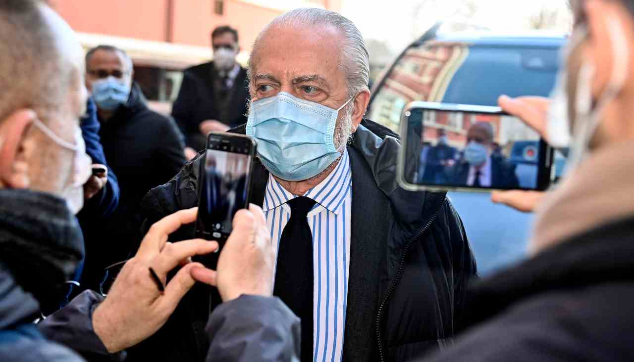 De Laurentiis durante un'intervista