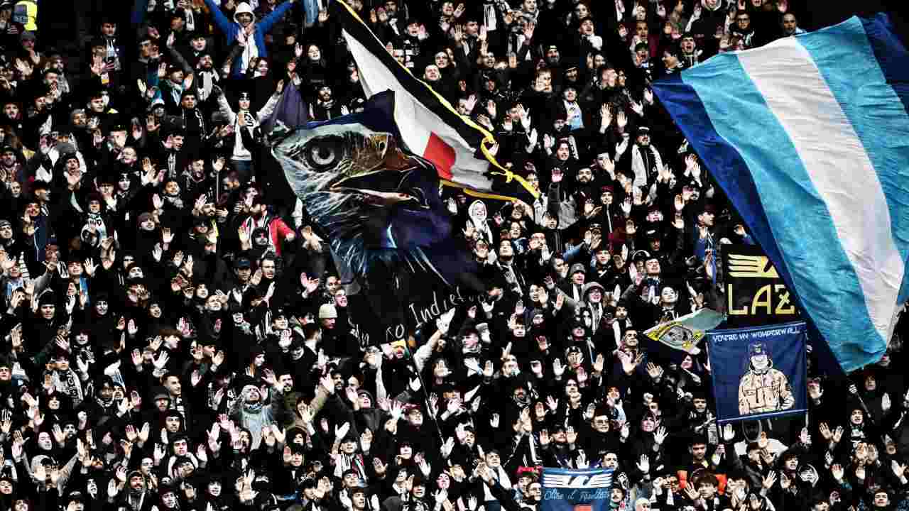 I tifosi della Lazio contestano Lotito