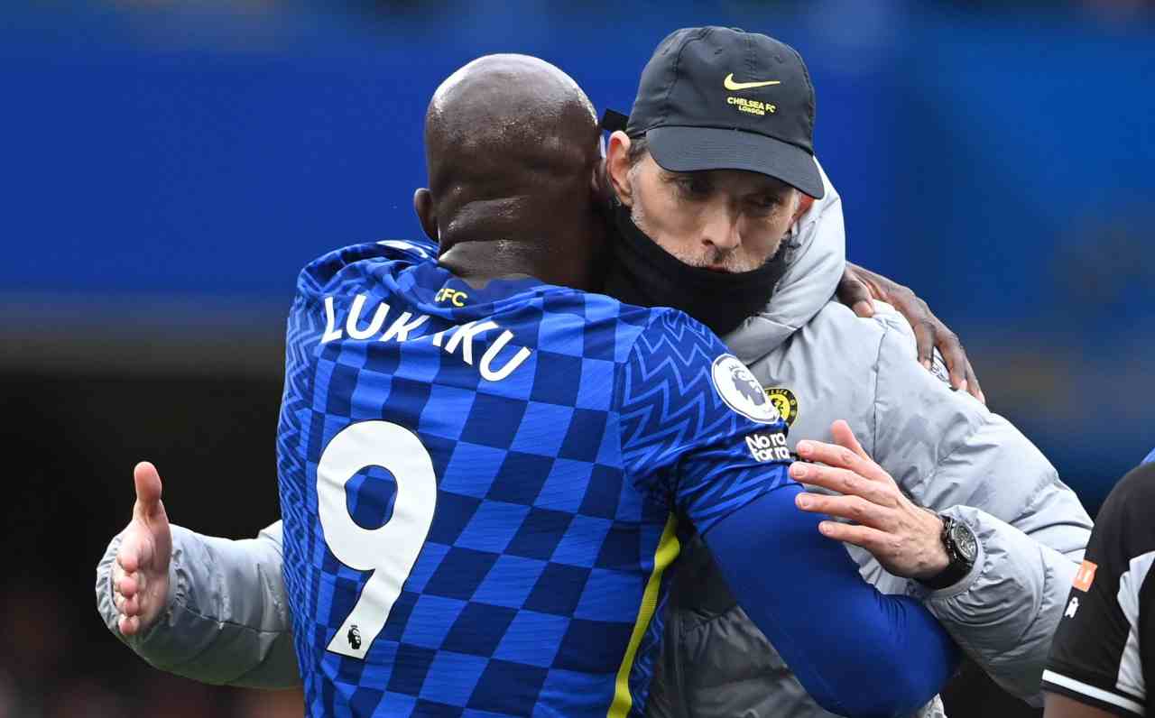 Lukaku e Tuchel si abbracciano