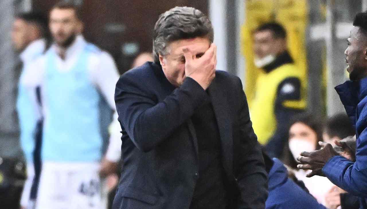 Cagliari, Mazzarri si copre il volto