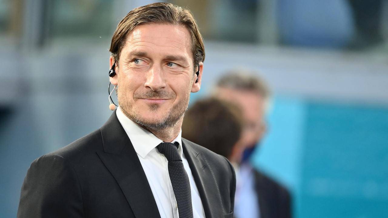 Francesco Totti pensieroso