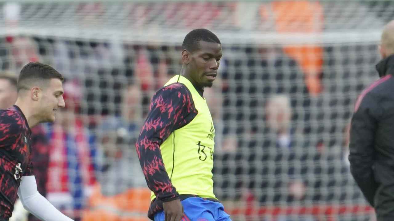 Pogba corre in riscaldamento Manchester United