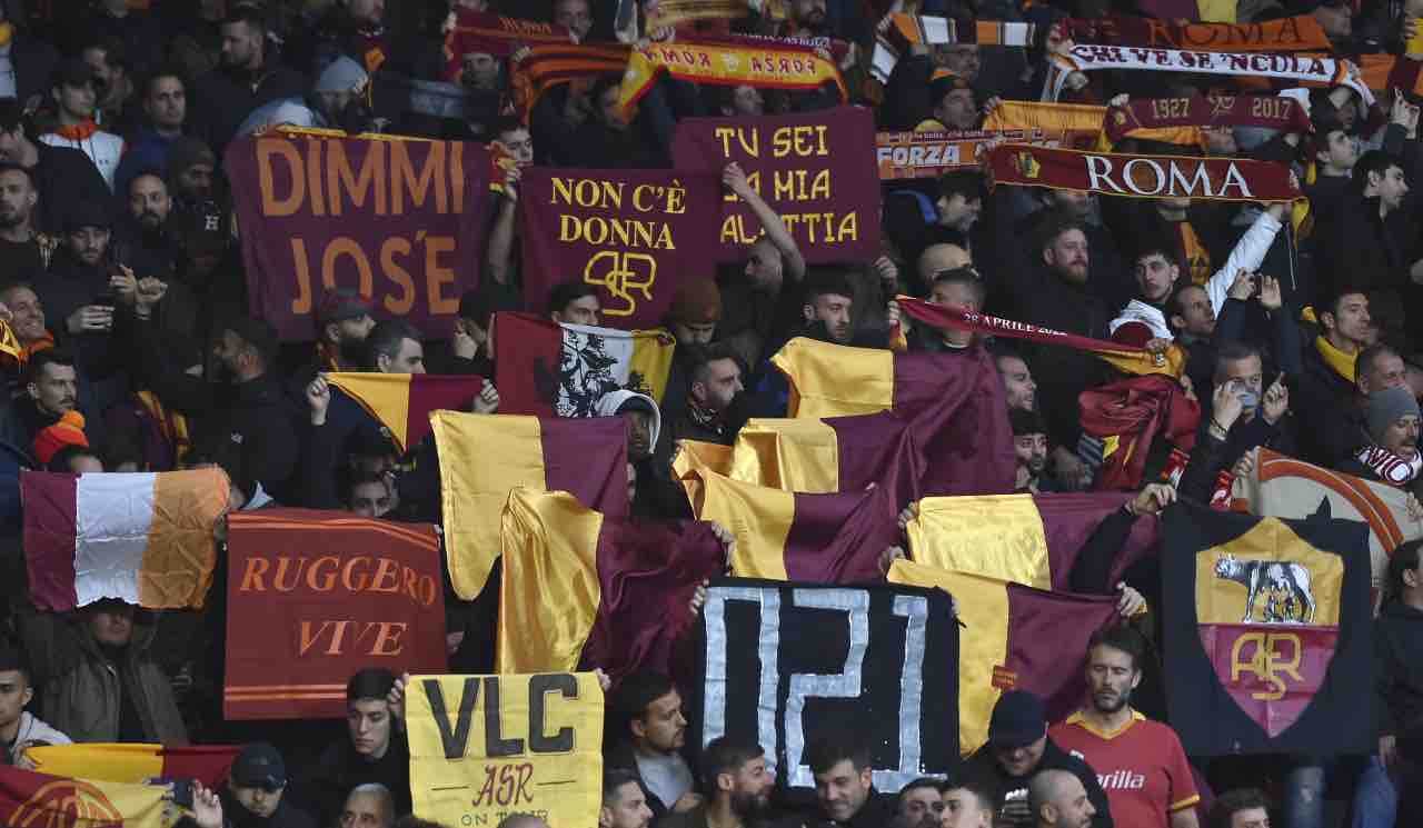 Tifosi della Roma sugli spalti