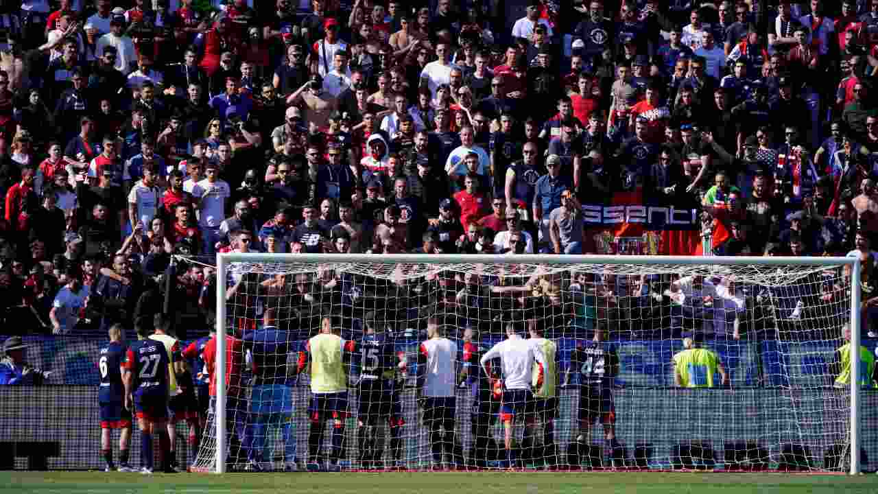 Tifosi Cagliari parlano con i giocatori