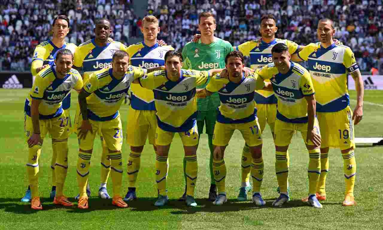 Squadra della Juventus in posa 