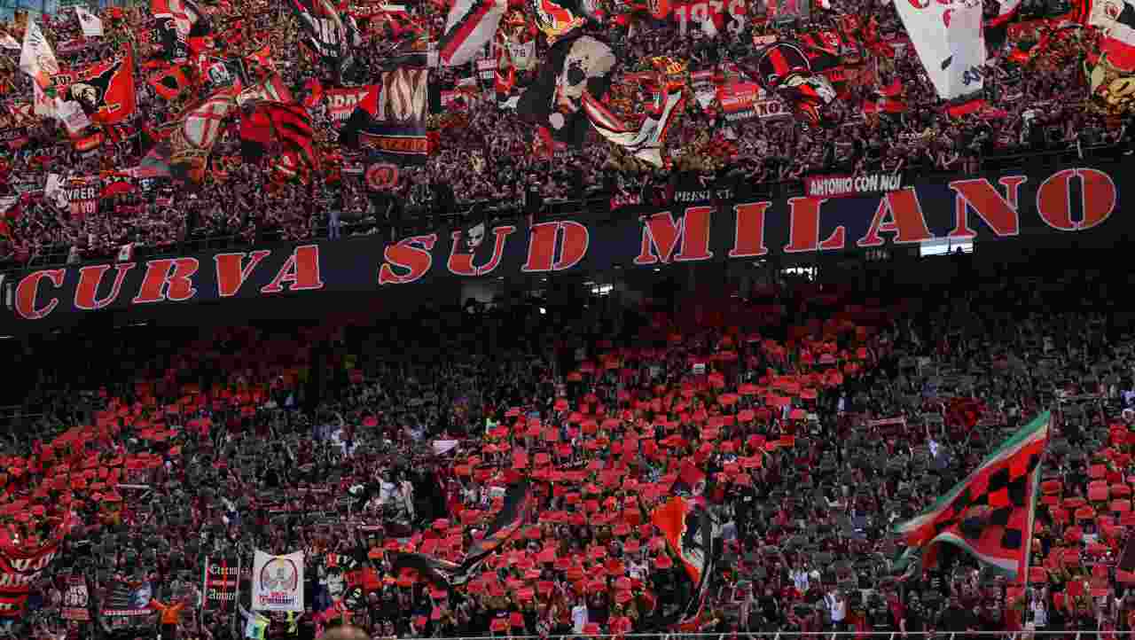 Tifosi del Milan a San Siro 