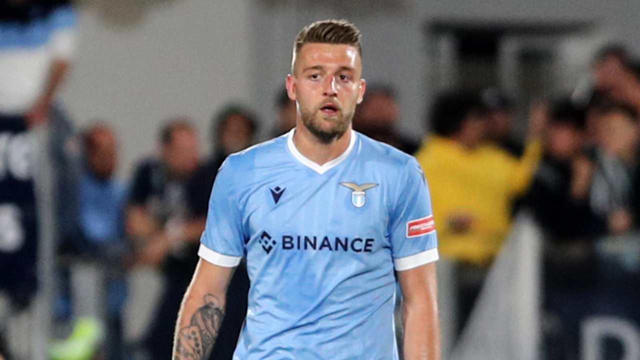 Milinkovic-Savic cammina in campo pensieroso Lazio