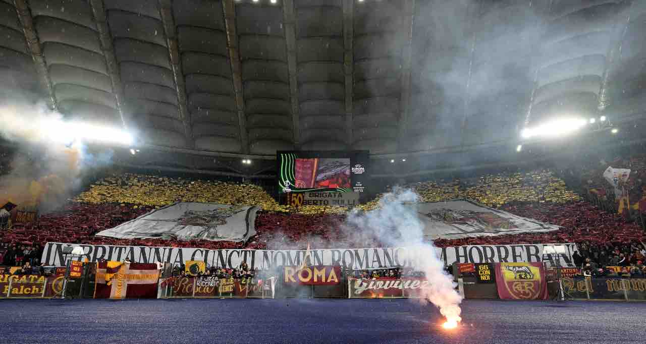 Striscioni della Roma contro il Leicester all'Olimpico