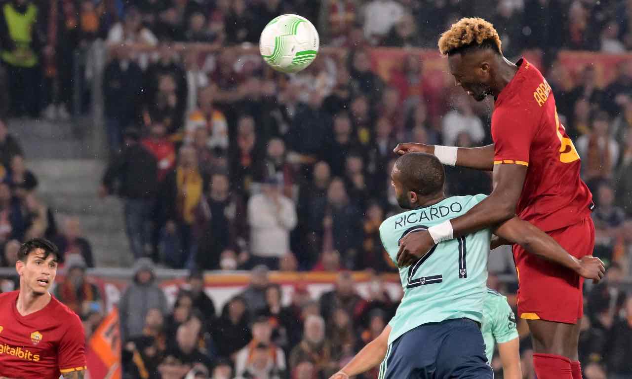 Il gol di Abraham in Roma-Leicester