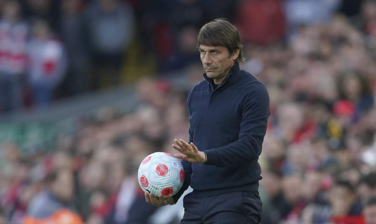 Antonio Conte dà indicazione 