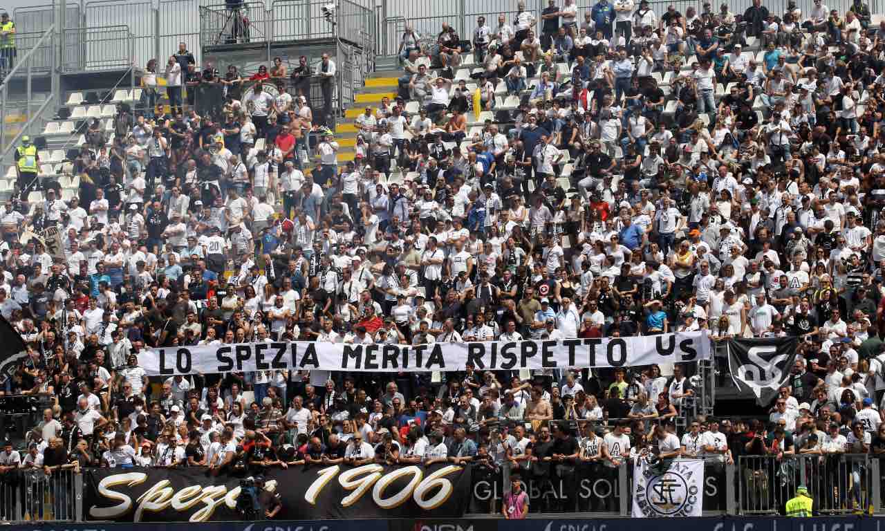 Striscione dei tifosi dello Spezia