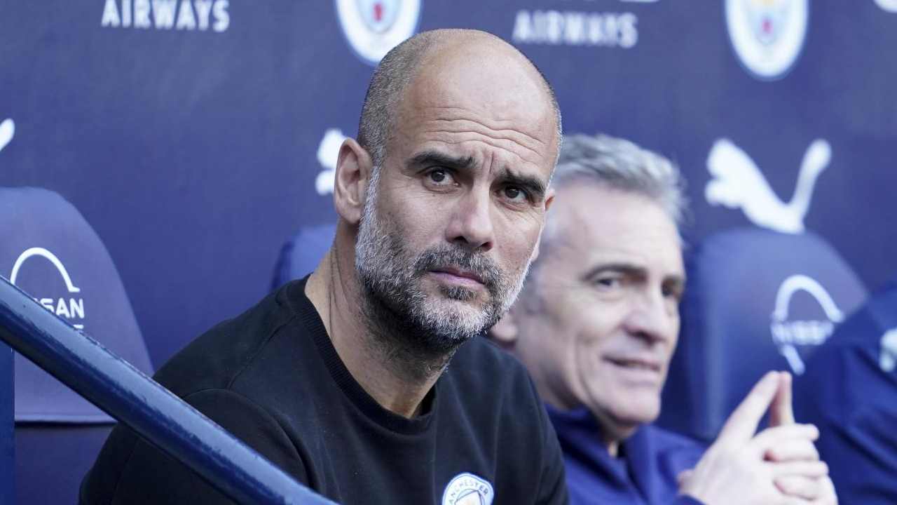 Guardiola guarda dritto davanti a sé City