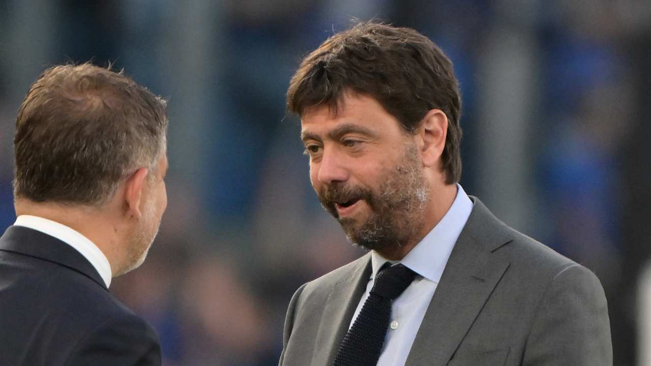 Agnelli ride e parla Juventus