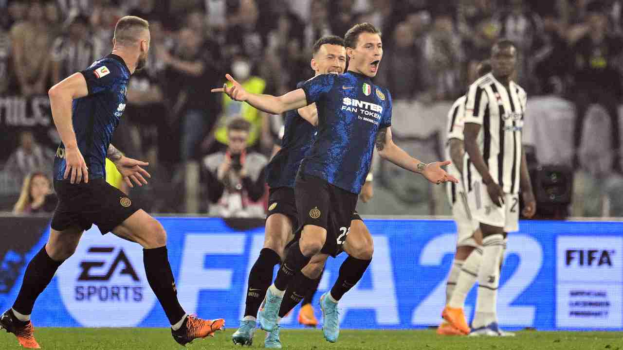 Barella esulta per il gol Juventus-Inter