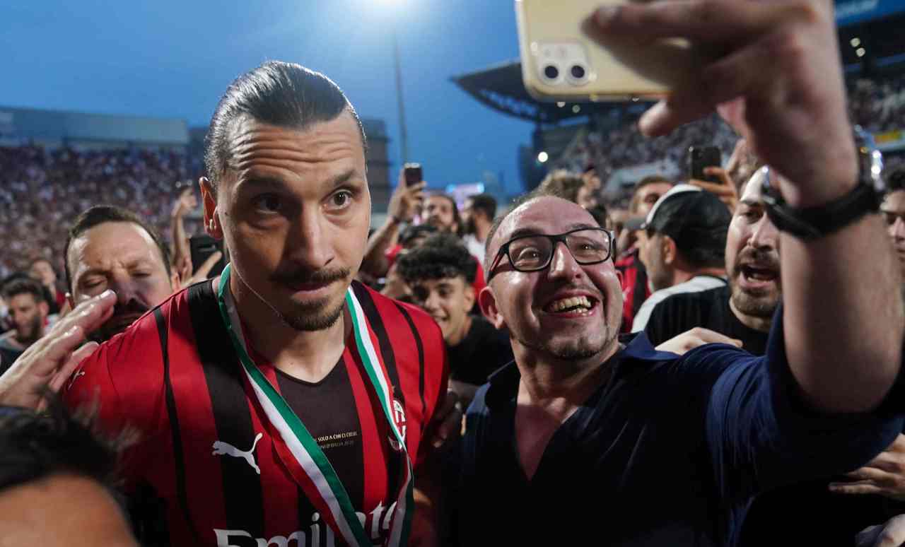 Ibrahimovic con i tifosi del Milan 