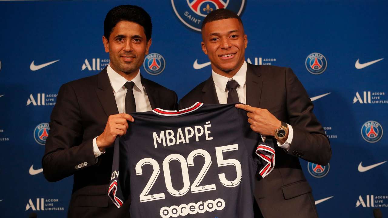 Kylian Mbappè e Nasser Al Khelaifi in posa