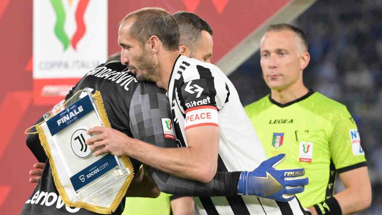 Chiellini abbraccia Handanovic