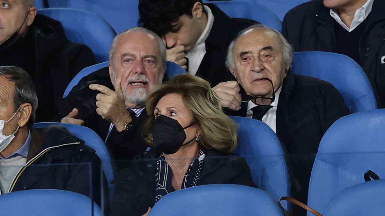 De Laurentiis in tribuna con Ferlaino