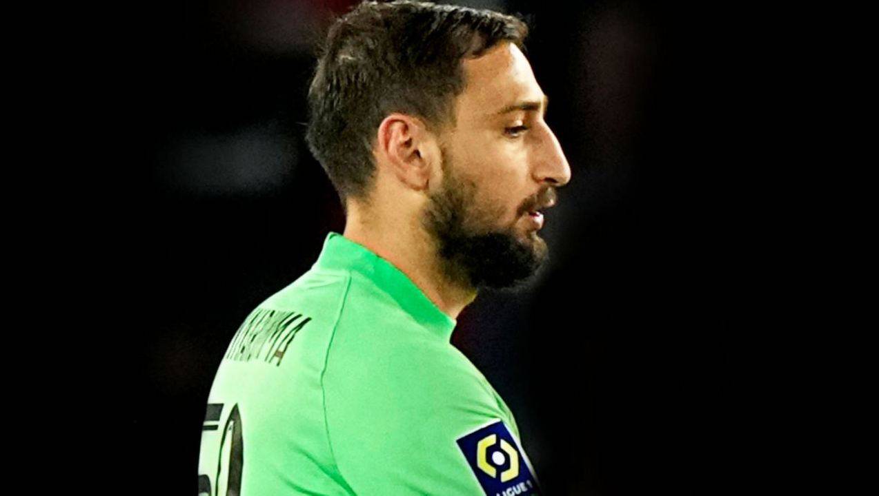 Donnarumma pensieroso
