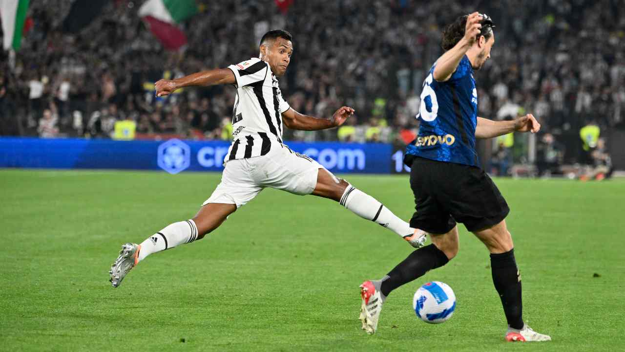 Darmian contro Alex Sandro