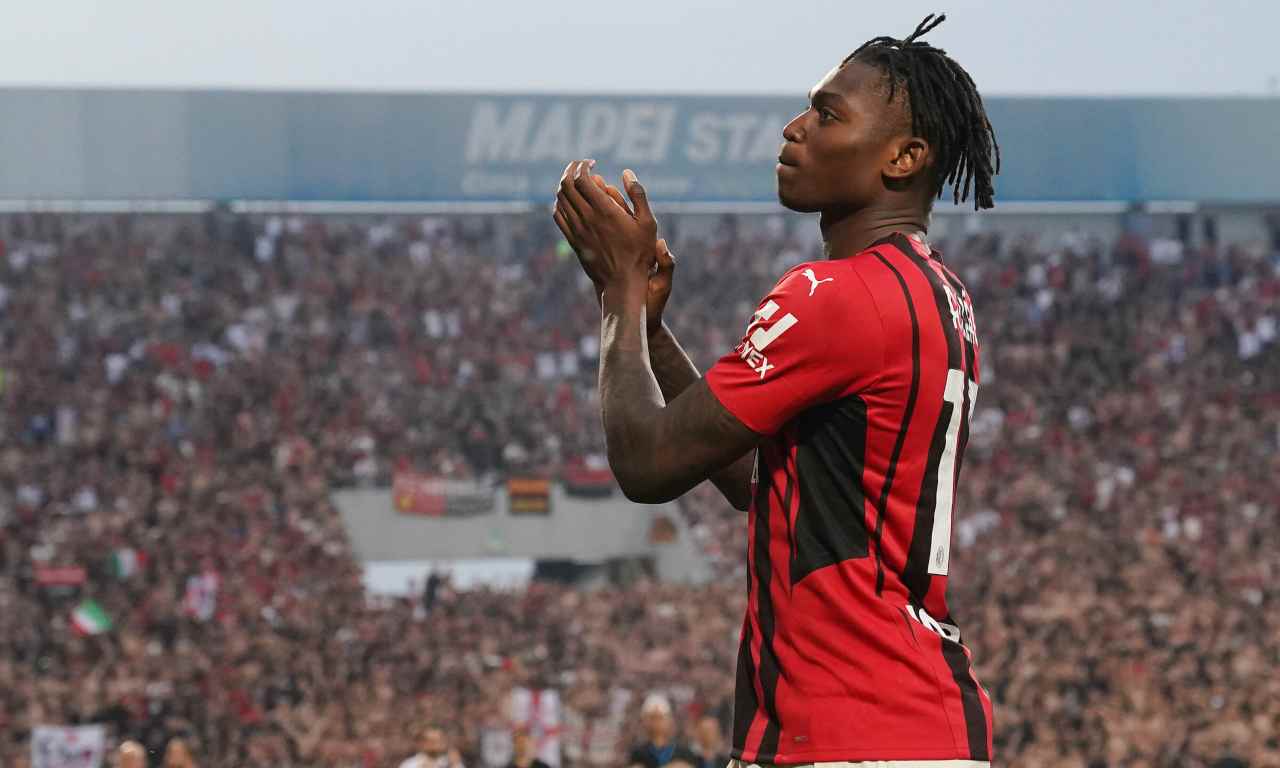 Leao saluta i tifosi