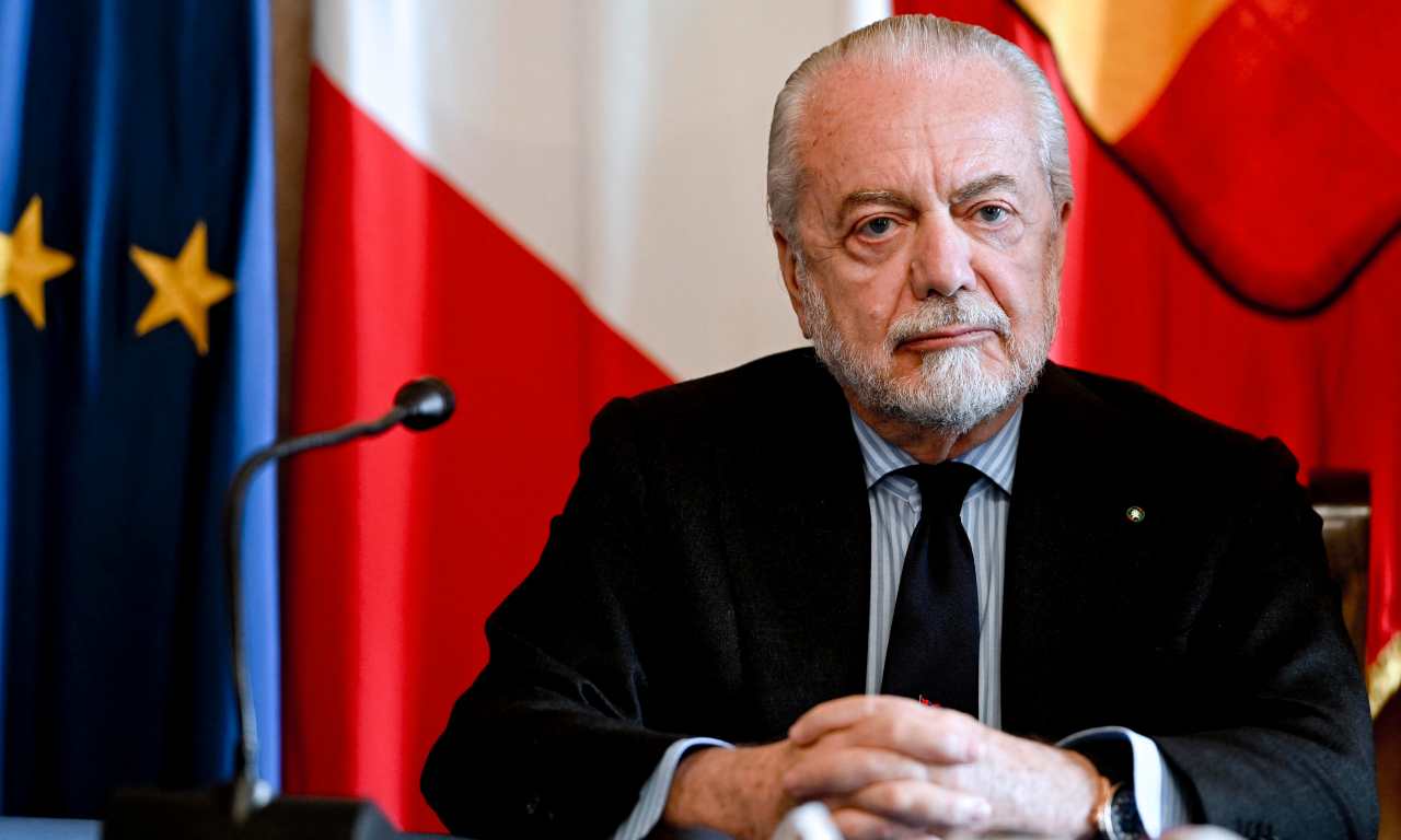 Aurelio De Laurentiis durante una conferenza stampa 