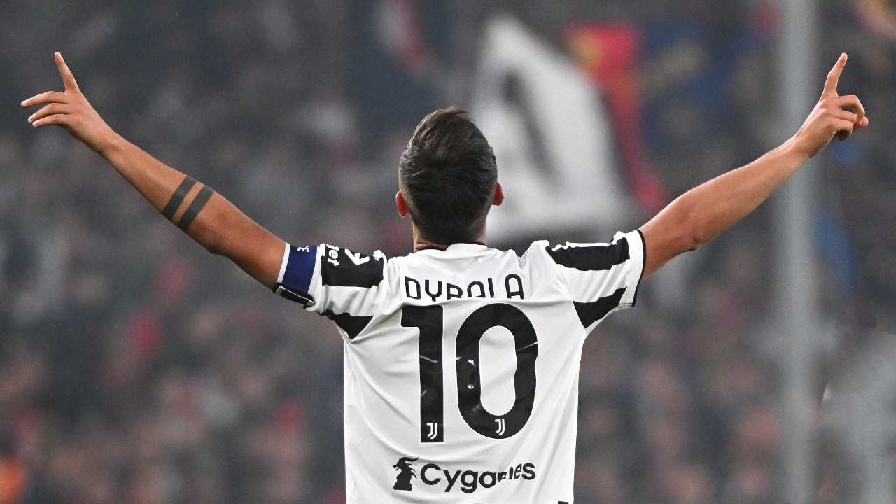 Dybala esulta dopo il gol Juventus