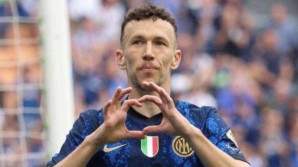 Perisic esulta