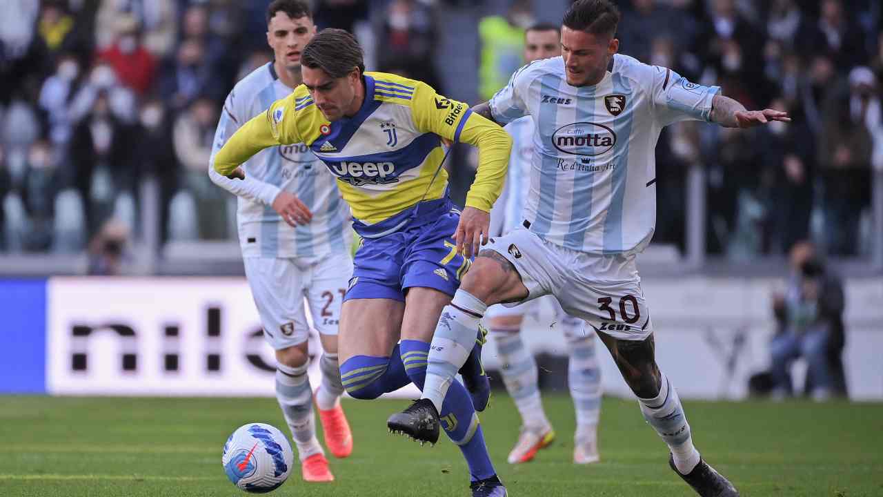 Mazzocchi contro Vlahovic in campo