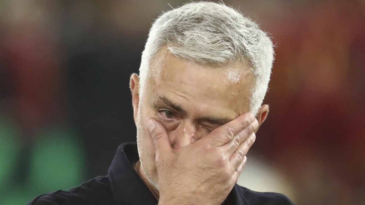 “Lascerò il club”: Mourinho lascia i tifosi senza parole, rivelazione sui social