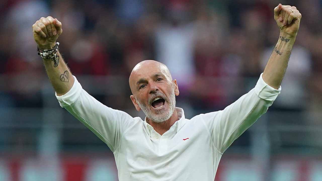 Pioli alza le braccia al cielo