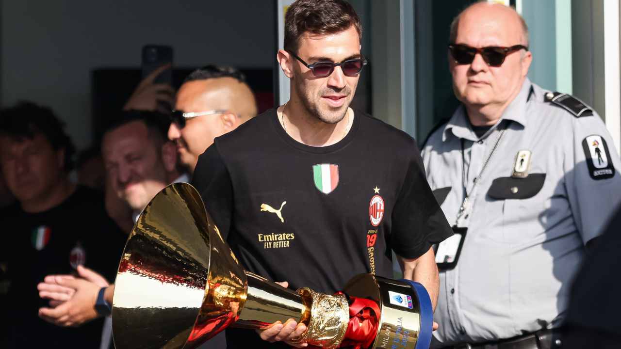 Romagnoli con la coppa