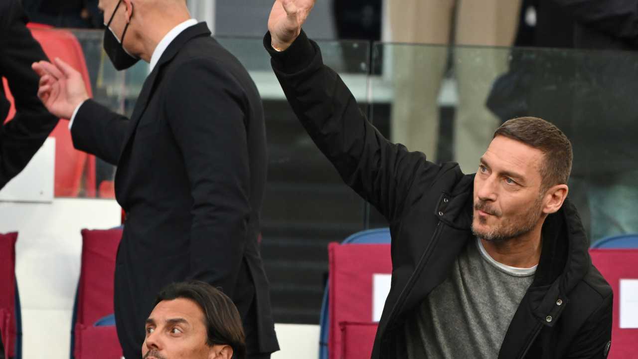 Totti saluta il pubblico