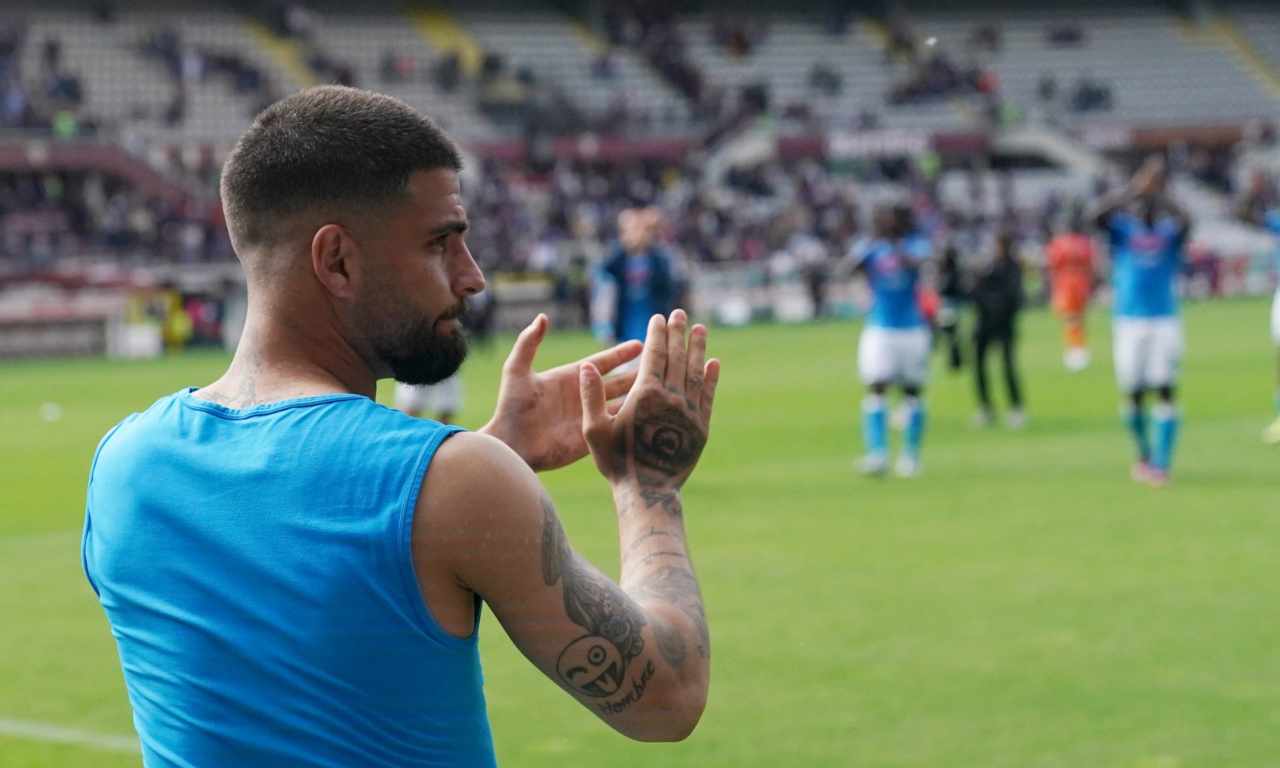 Insigne applaude 